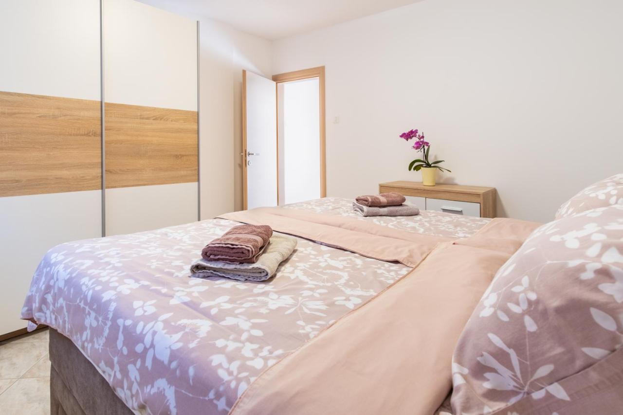 Apartmani Jolly Porec: Blizu Centra I Mora Ngoại thất bức ảnh