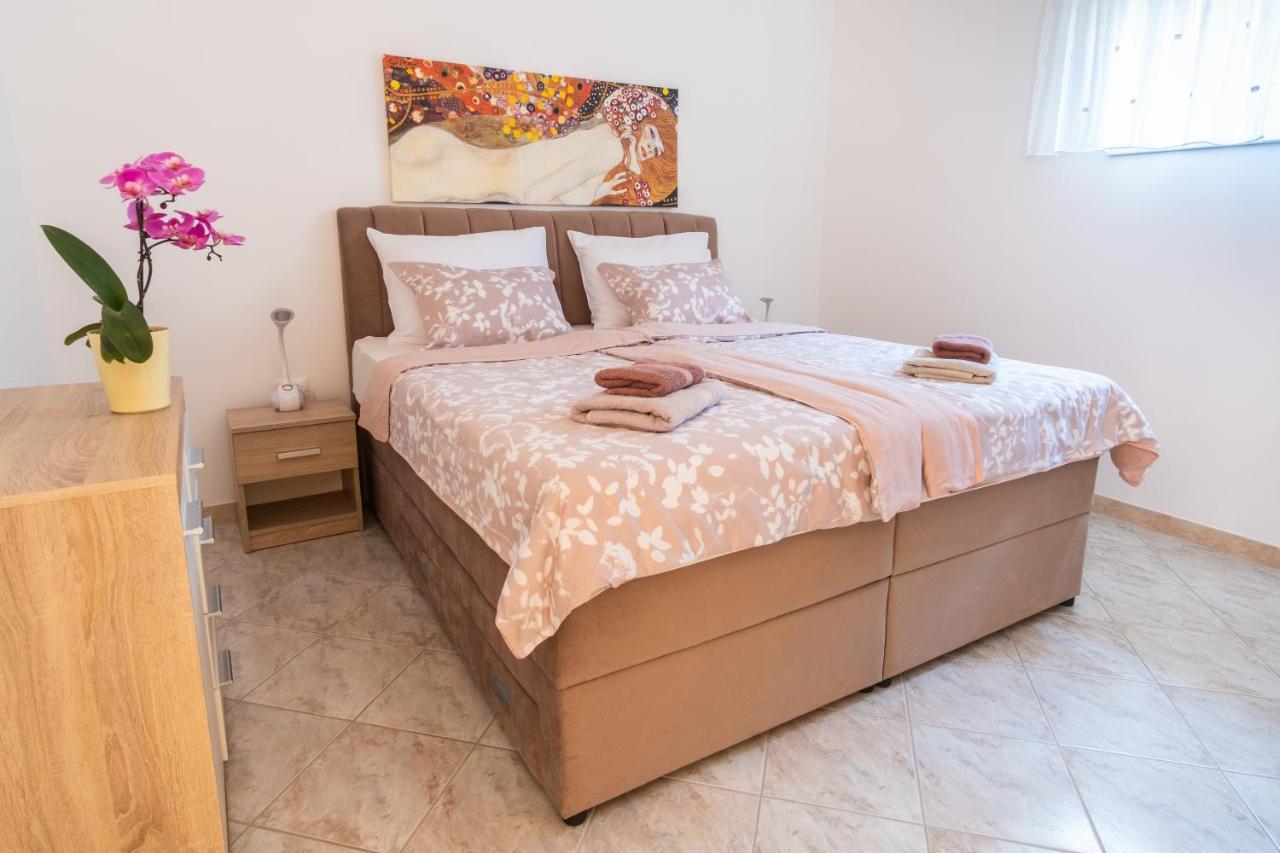 Apartmani Jolly Porec: Blizu Centra I Mora Ngoại thất bức ảnh